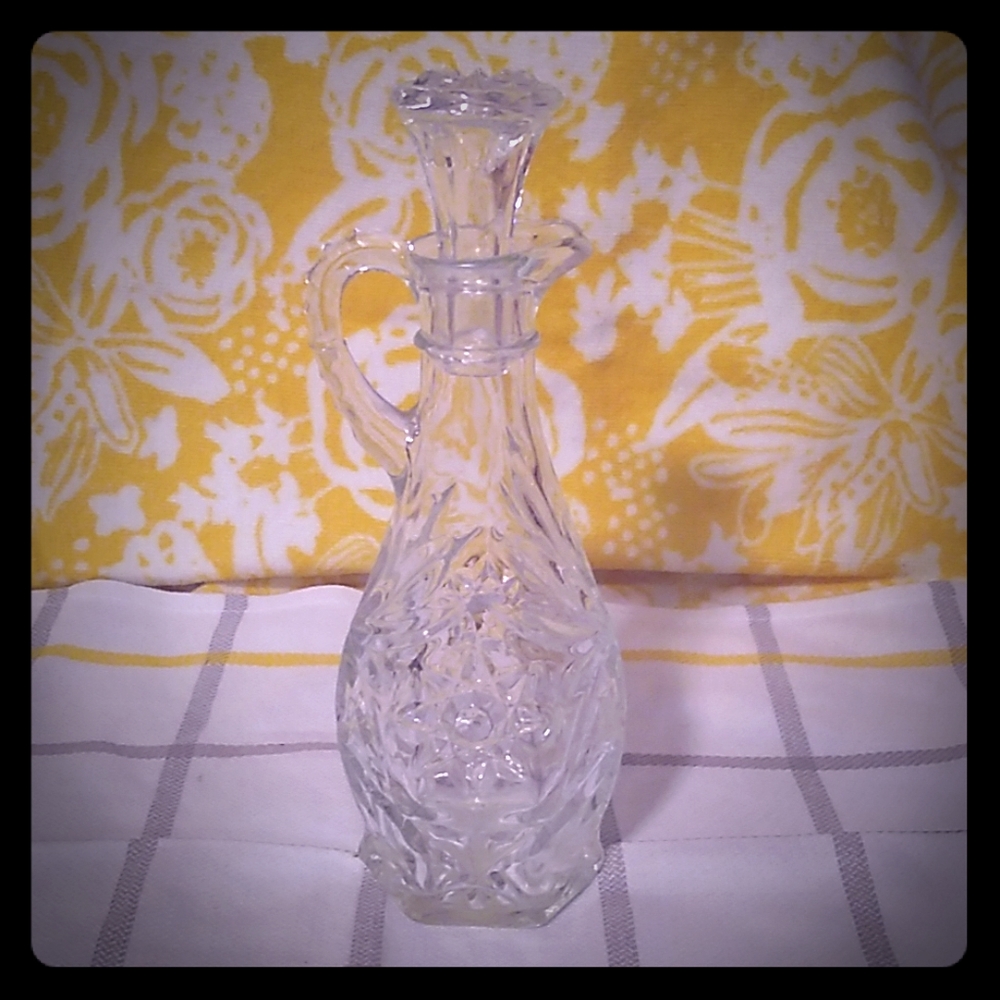 Beautiful Decanter with Stopper
